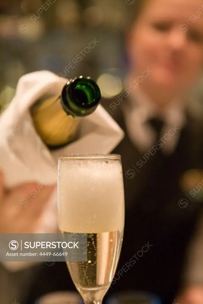 Pouring Welcome Champagne at Champagne Bar, Freedom of the Seas Cruise Ship, Royal Caribbean International Cruise Line