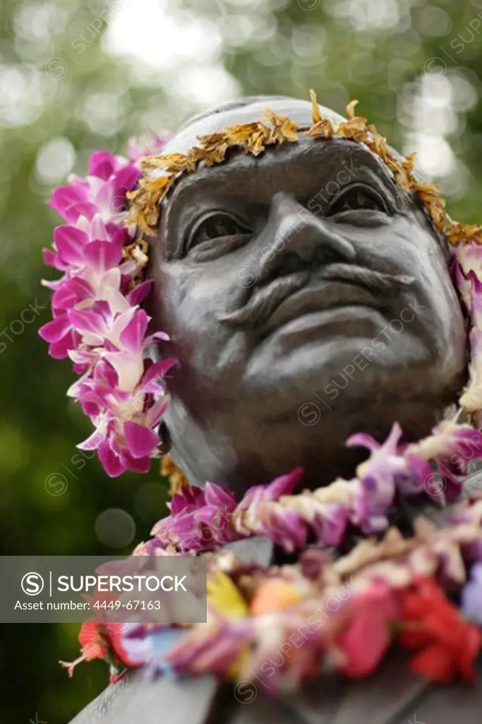 Detail of the sculpture of Prince Jonah Kuhio Kalaniana´ole, Waikiki Beach, Honolulu, Hawaii, America, USA