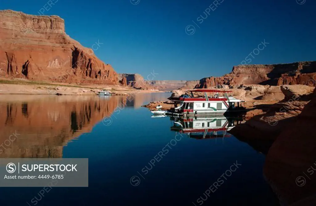 Houseboat, Lake Powell, Arizona, Utah, USA