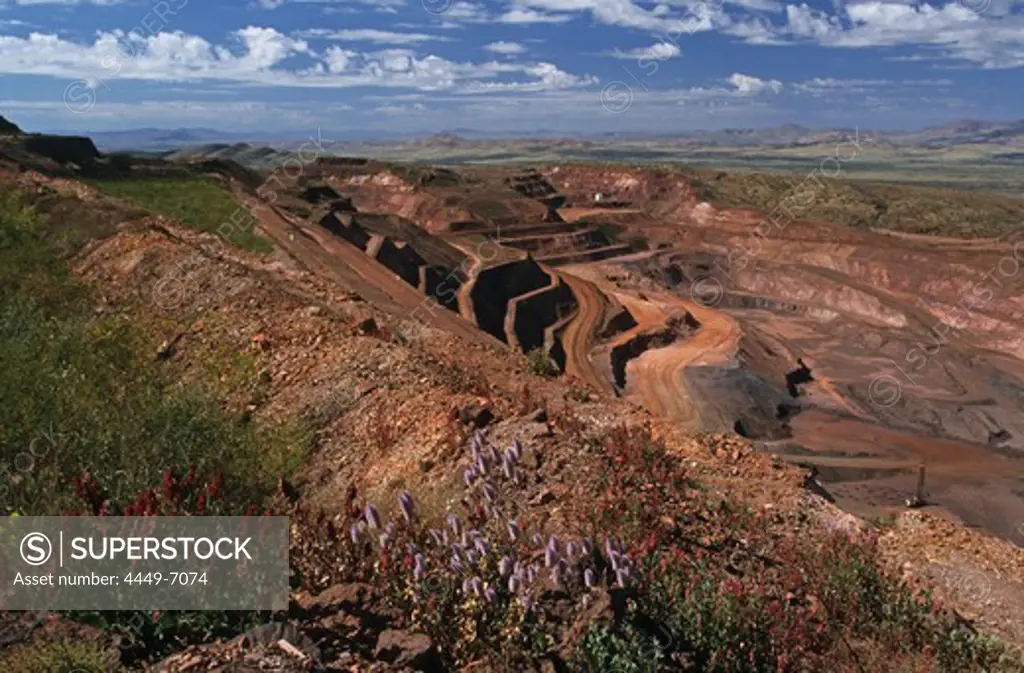 Mount Tim Price open cut mine, Pilabra, Hamersley Ranges, Western Australia, Australia