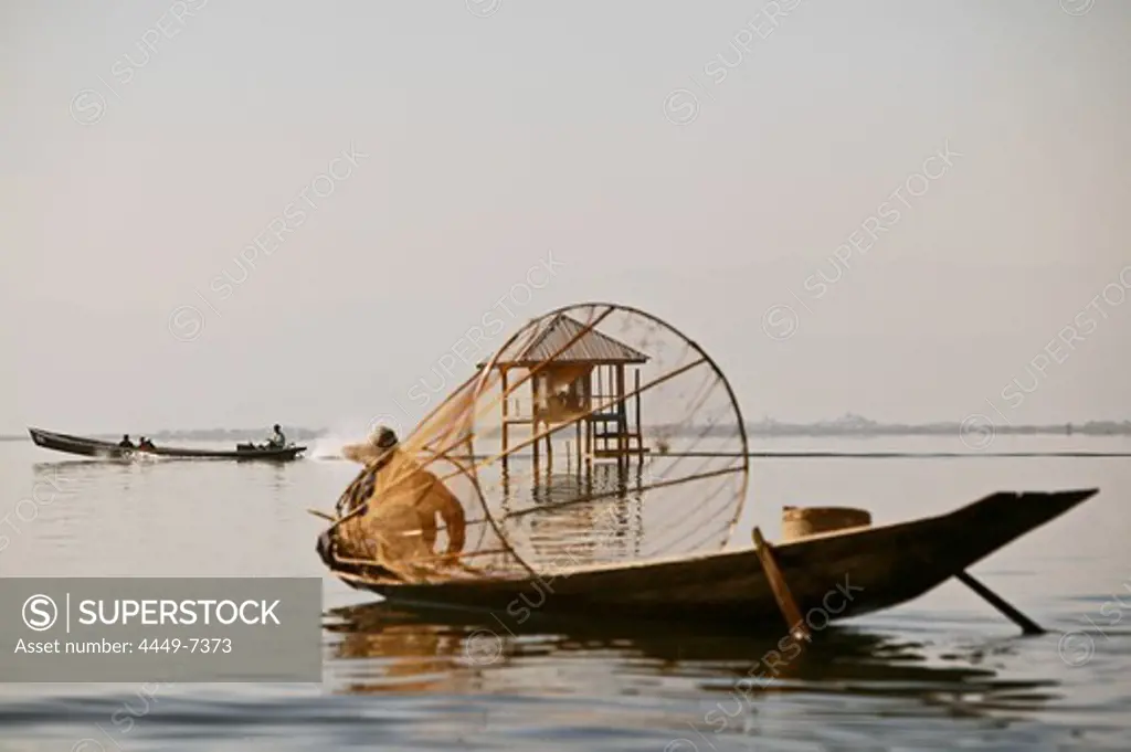 Intha fisherman, Inle Lake, homeland of Intha folk, Myanmar, Burma, Asia