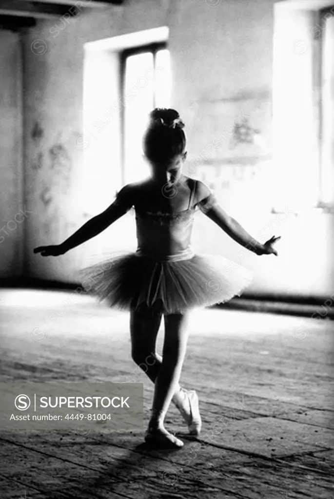 Nr. 3-1275 Little Ballet Dancer