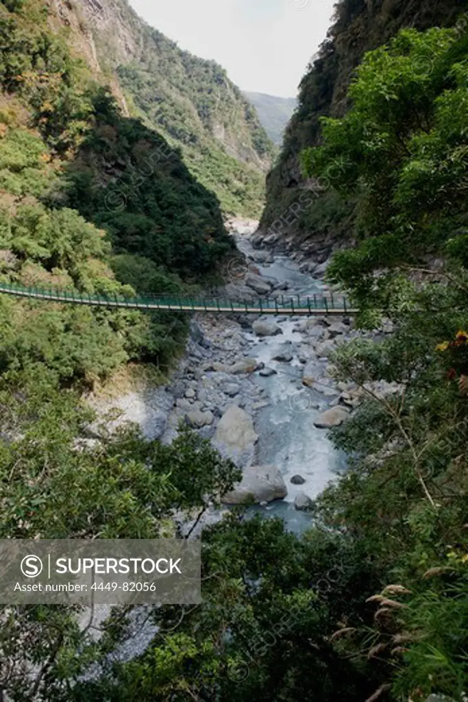 Suspension bridge above the gorge of the Liwu river, Taroko Gorge, Taroko National Park, Taiwan, Asia