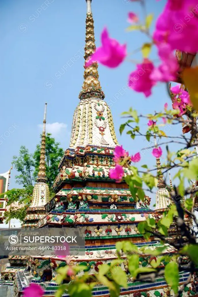 Chedi, tower in the courtyard of the Wat Po Temple complex, Wat Phra Chetuphon, city center, Phra Nakhon district, Bangkok, Krung Thep, Thailand, Asia