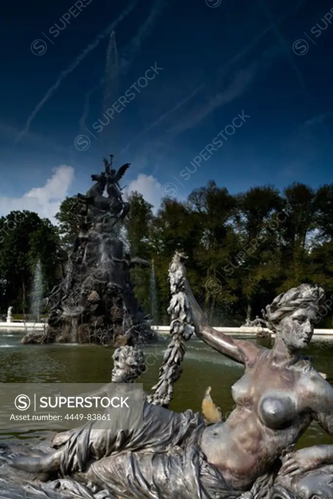Fountain in front of Herrenchiemsee Castle, Herrenchiemsee, Chiemsee, Chiemgau, Bavaria, Germany, Europe