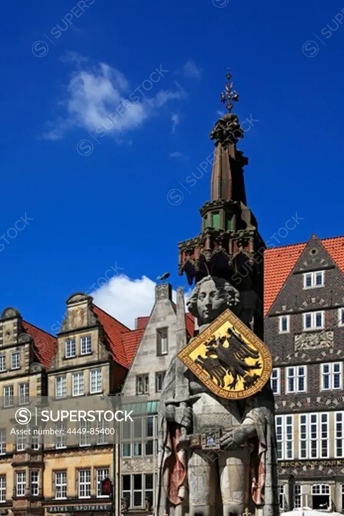 Statue of Roland in front of historical houses at the market square, Hanseatic City of Bremen, Germany, Europe