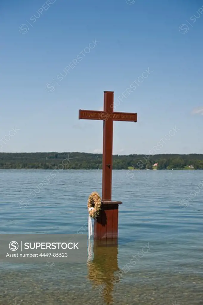 King-Ludwig II-Cross, Lake Starnberg, Berg, Upper Bavaria, Germany