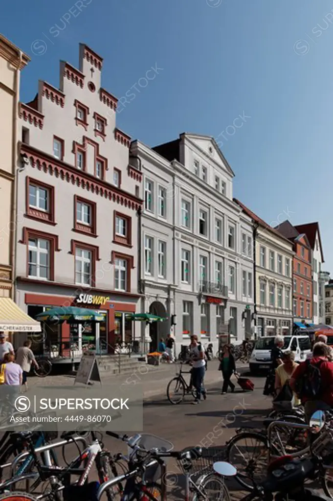 People and buildings in the sunlight, New Market, Hanseatic Town Stralsund, Mecklenburg-Western Pomerania, Germany, Europe