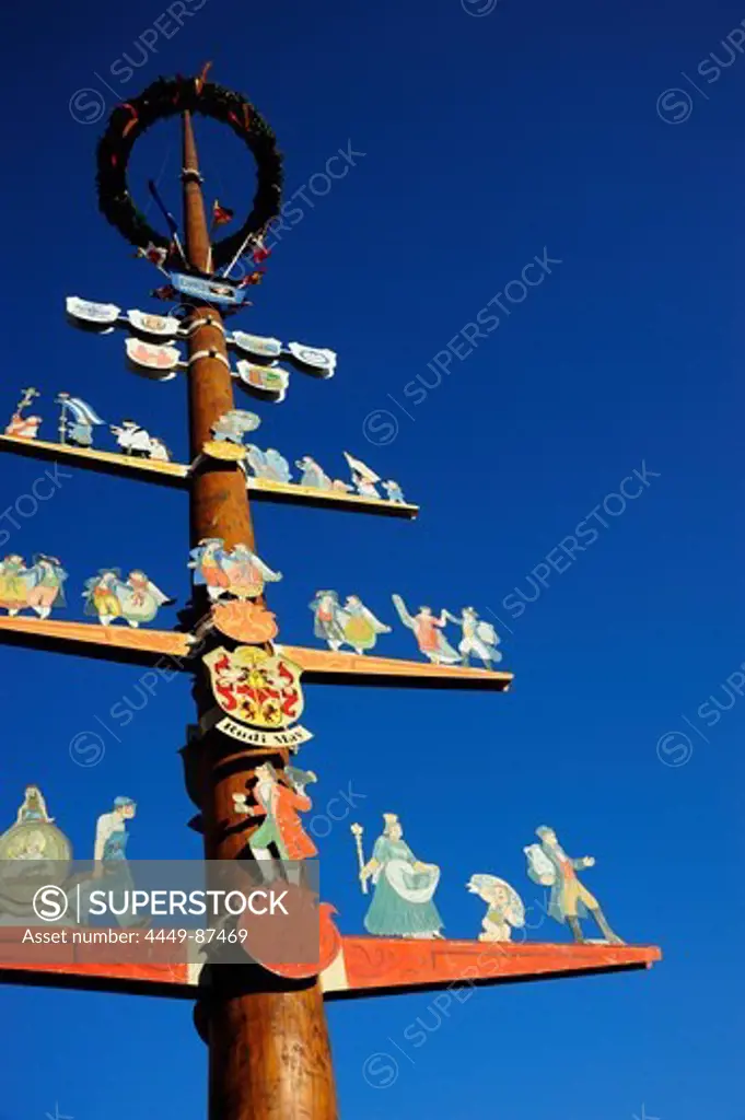 Maypole on the market square, city centre, Wuerzburg, Wuerzburg, Lower Franconia, Bavaria, Germany, Europe