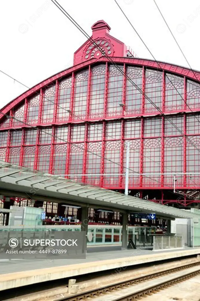 Platform at the central railway station, Centraal Station, Antwerp, Anvers, Flanders, Belgium, Benelux