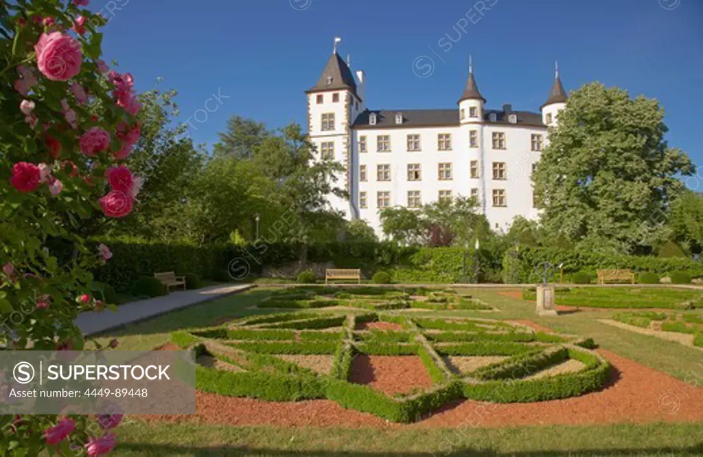 Schloss Berg, Berg castle with Renaissance garden, Gaerten ohne Grenzen, Perl-Nennig, Saarland, Germany, Europe