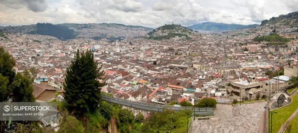 The town of Quito with Panecillo and statue of the Virgin of Quito, View from restaurant Ventanal to the south, Ecuador, South America