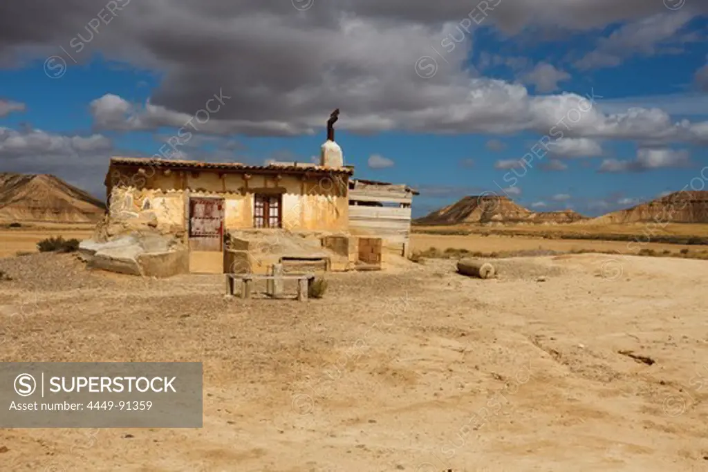 Hut in the desert Bardenas Reales under clouded sky, UNESCO Biosphere Reserve, province of Navarra, Northern Spain, Spain, Europe