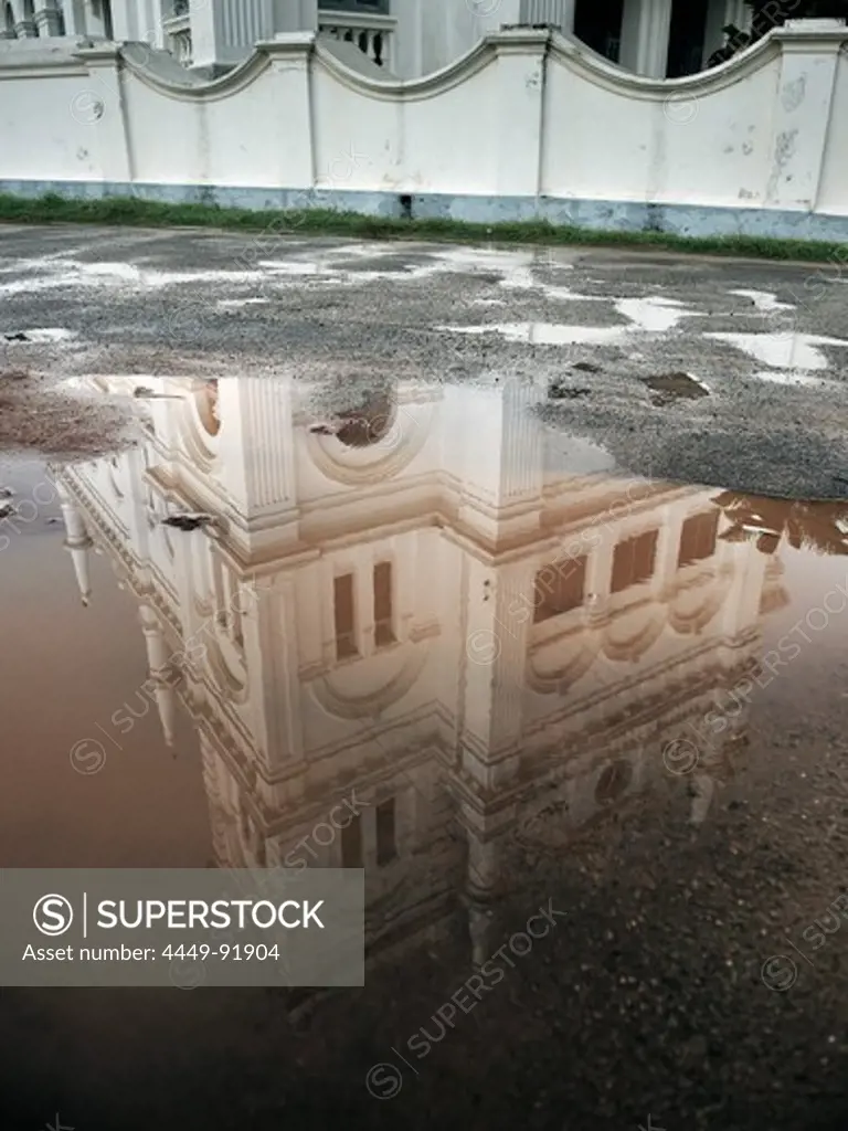 Reflection of a mosque in a puddle, Galle Fort, rampart walls of the Dutch, Galle Fort, Sri Lanka