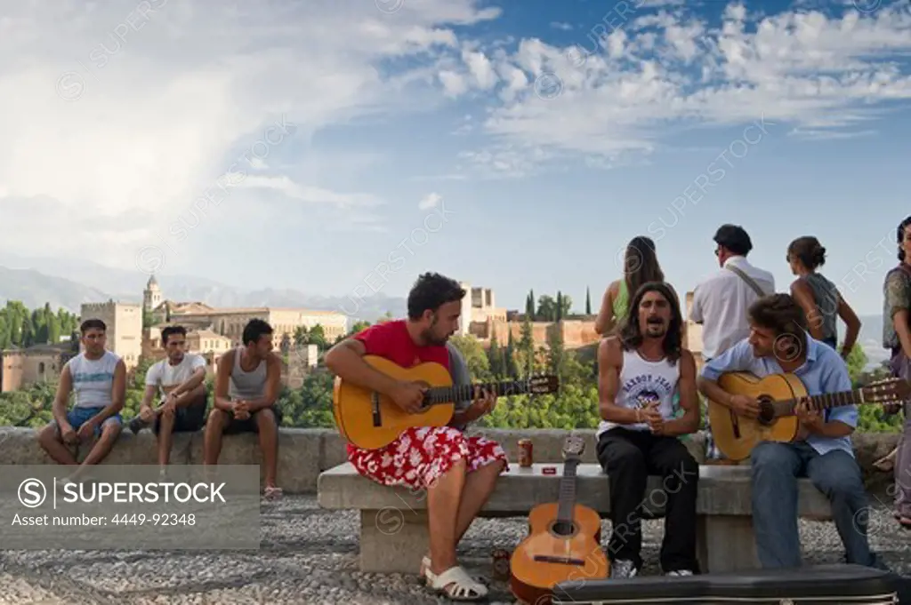 Flamenco musicians in front of the Alhambra, Albaicin, Granada, Andalusia, Spain, Europe