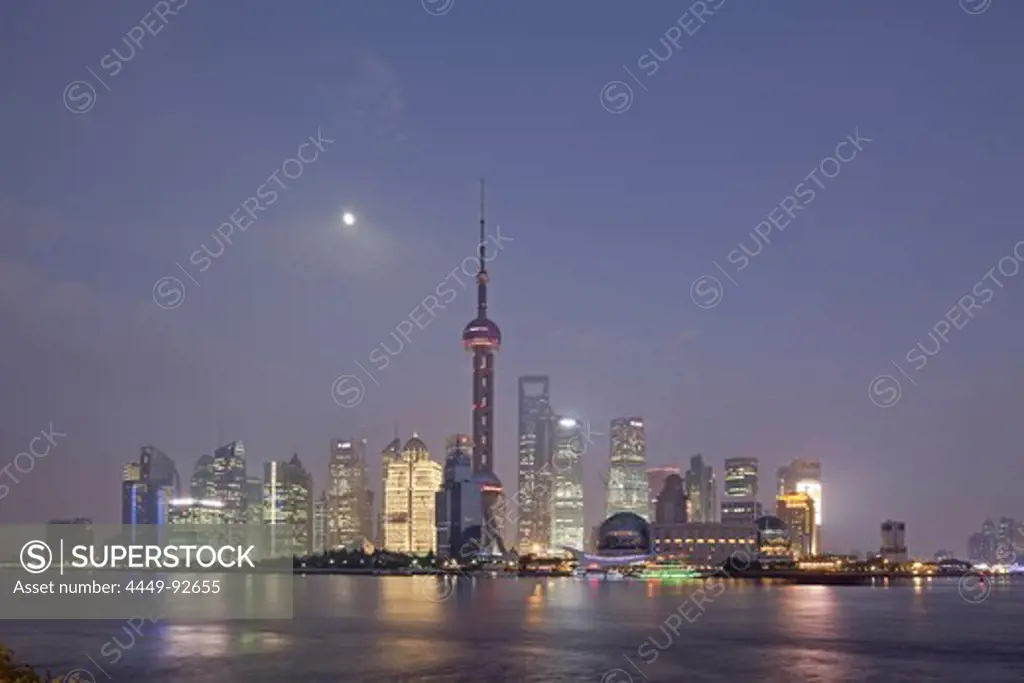 Pudong skyline at Huangpu River at night, Shanghai, China, Asia