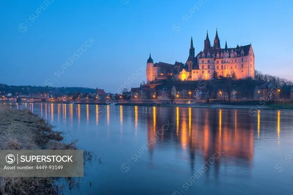 Elbe with Albrechtsburg castle and cathedra in the eveningl, Meissen, Saxony, Germany, Europe