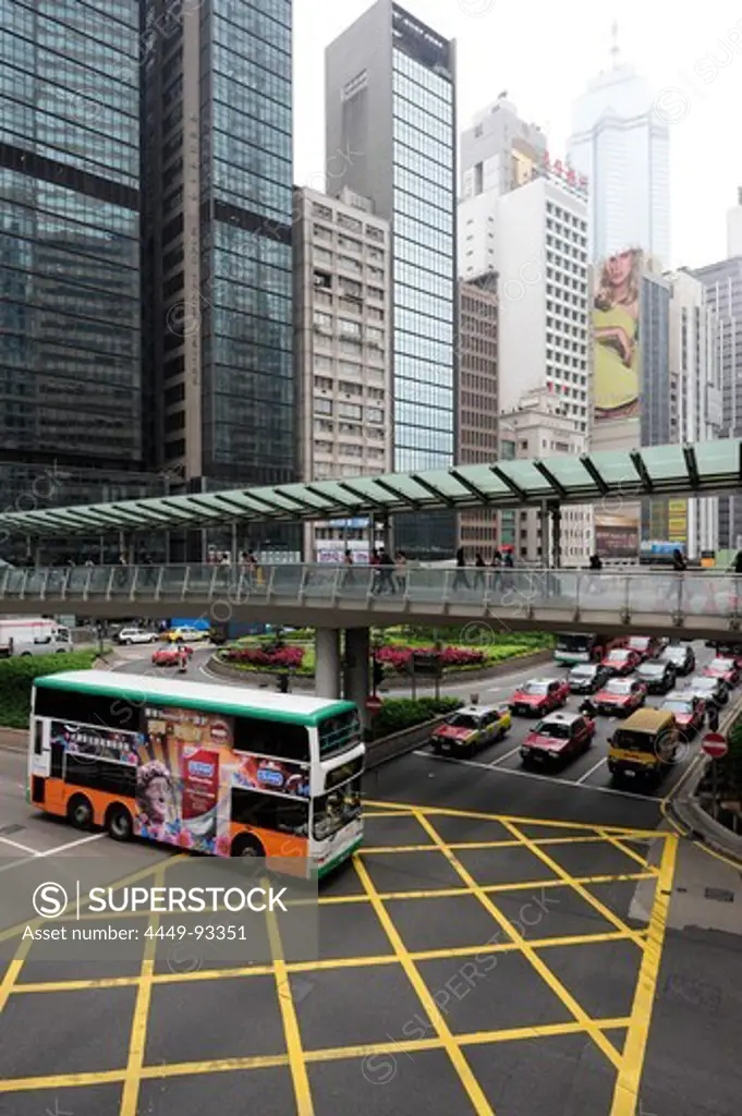 Pedestrian bridge at an intersection of two roads, Chung Wan, Central District, Hong Kong Island, Hongkong, China, Asia