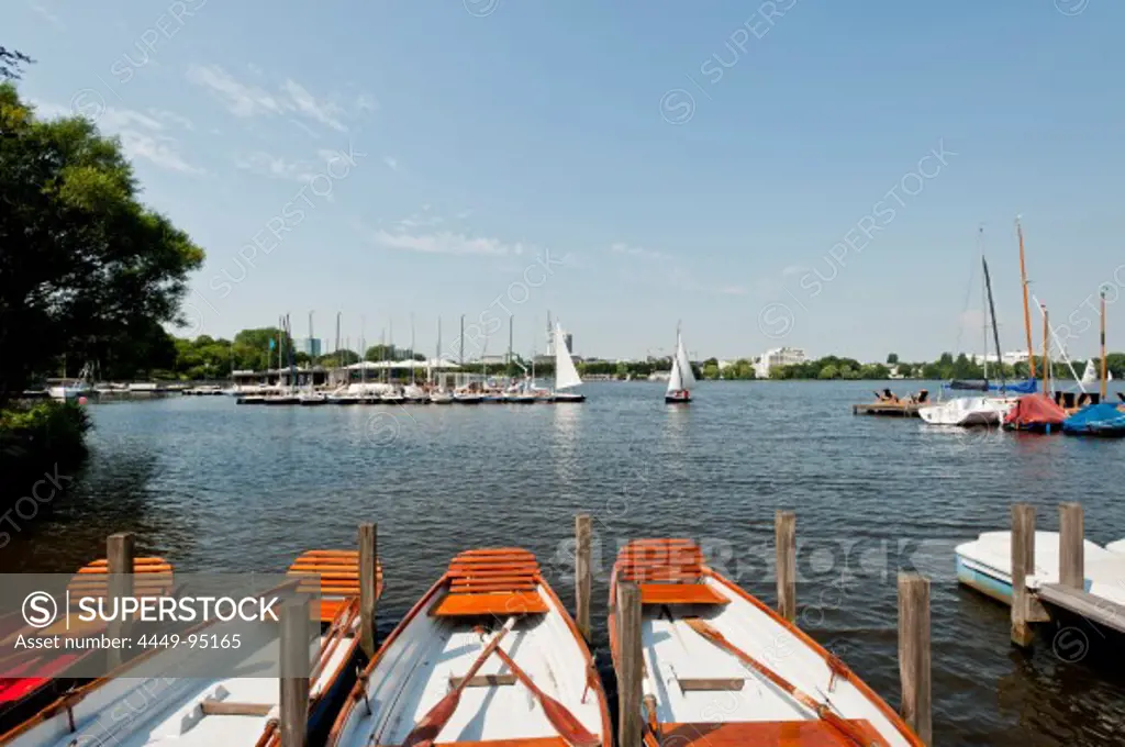 Boats at the Aussenalster river, St. Georg, Hamburg, Germany, Europe