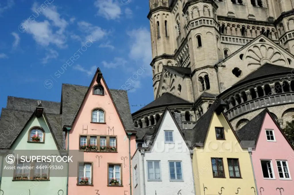 Medieval houses at Fischmarkt, Frankenwerft quay, in the background the Gross St. Martin church, Old Town, Cologne, Rhineland, NRW, North Rhine-Westphalia, Germany, Europe
