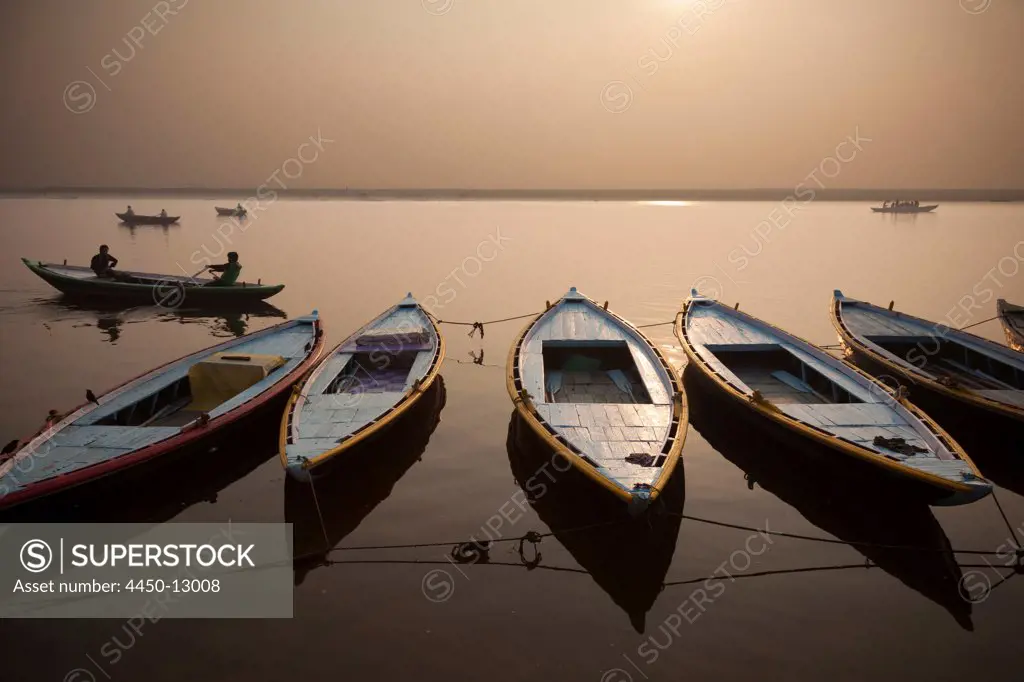 The sacred Ganges River at dawn, in Varanasi, India. 30/01/2011