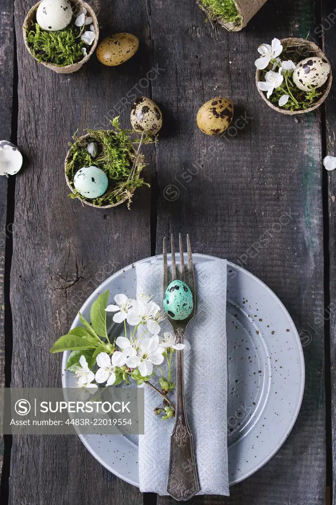 An Easter table decoration by Natasha Breen @natashabreenphoto at The Picture Pantry