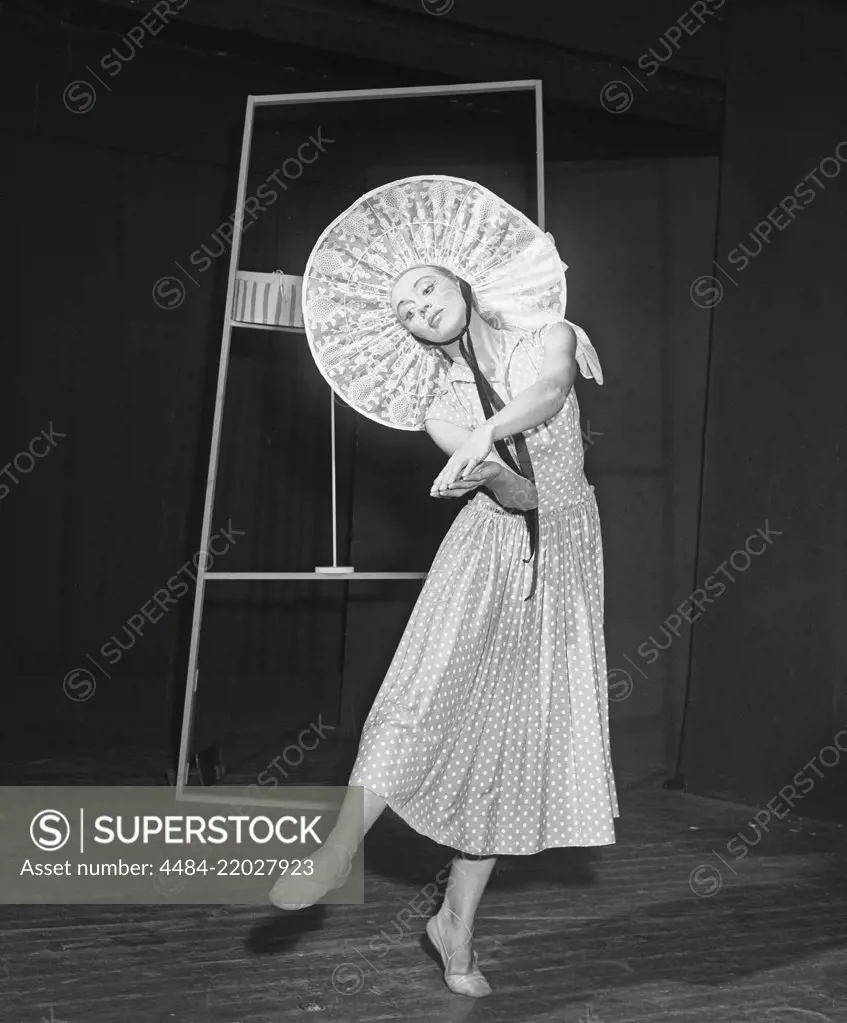 Else Fisher Bergman , 1918-2006. Swedish dancer. Married with Ingmar Bergman between 1943-1946 as his first wife. Pictured here on stage in a 1950s theatre production. Photo: Kristoffersson/BA27-8