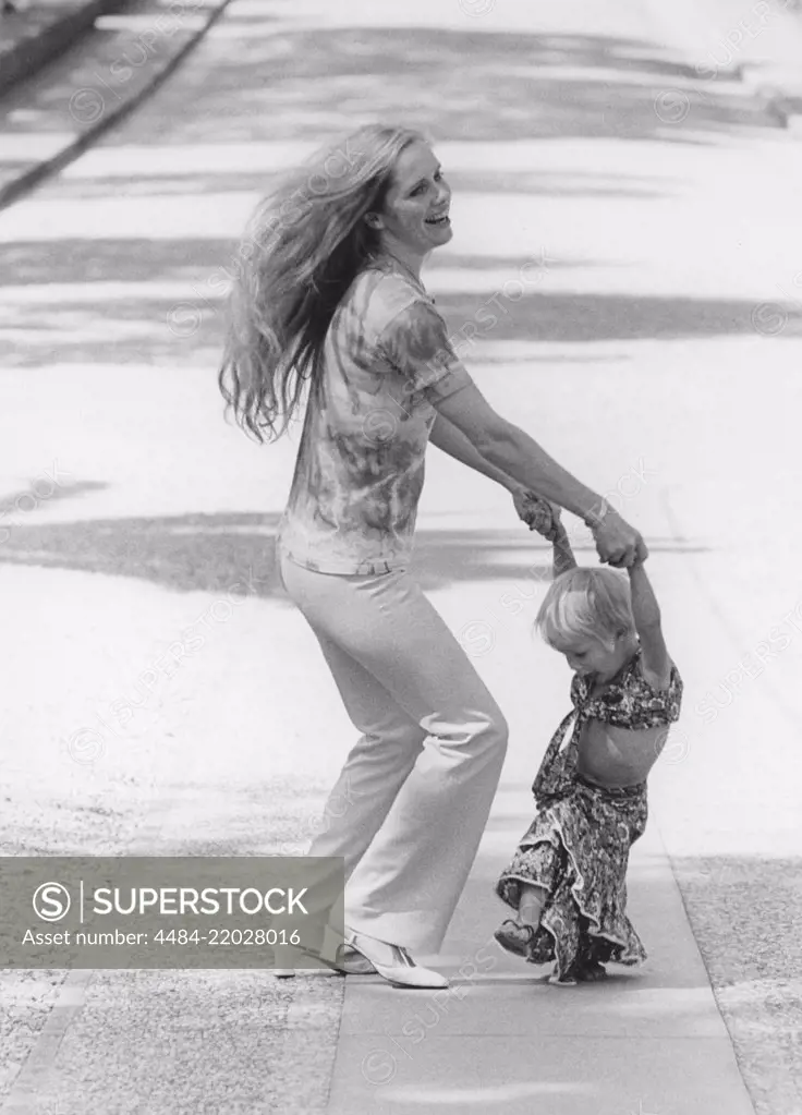 Liv Ullmann. Norwegian actress picture with her daughter Linn 1970