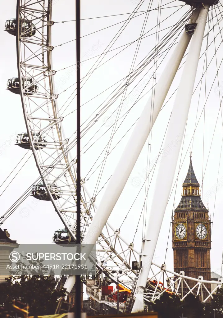 LONDON, UK - OCTOBER 14, 2016: A London main sights. London Eye and Big Ben.