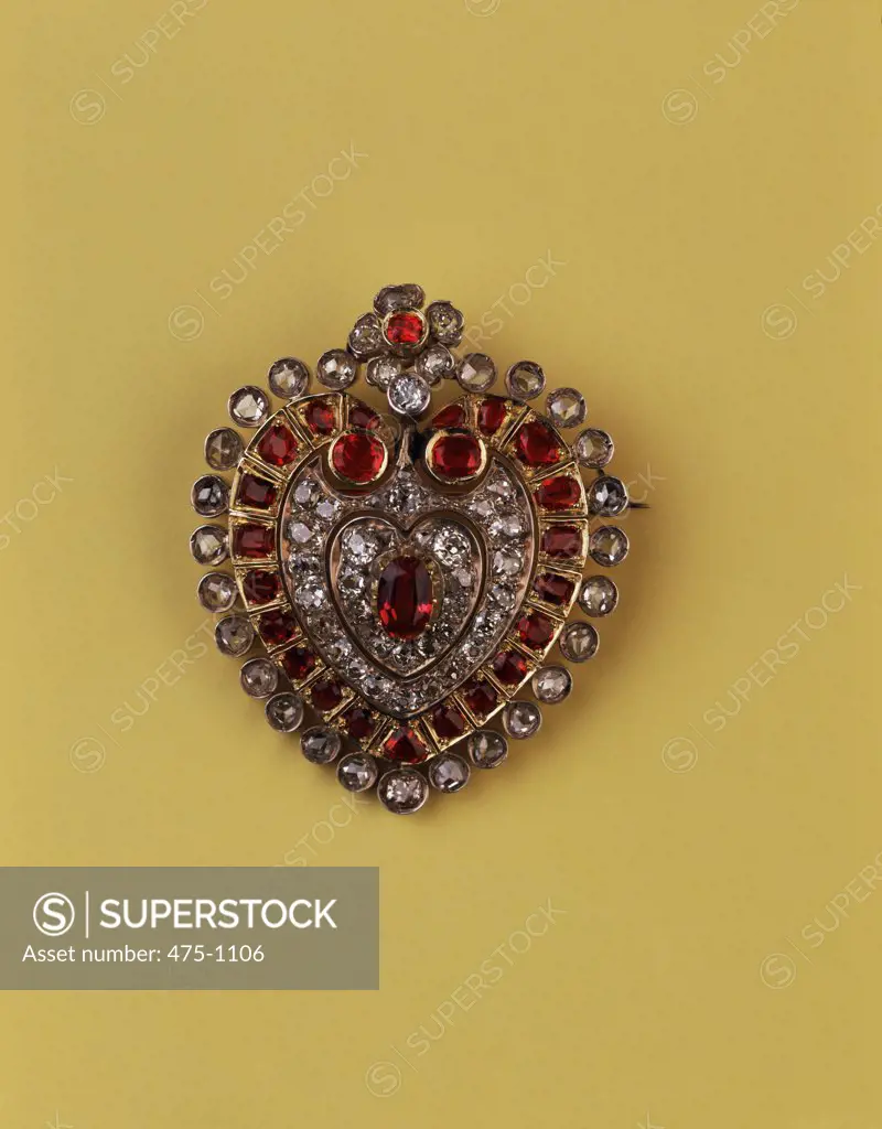 Diamond & Ruby Heart-Shaped Brooch Antiques Bonhams, London 