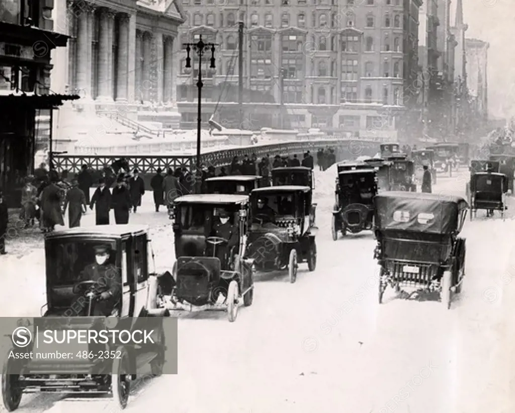 USA, New York City, 5th Avenue At 40th Street, NYPL At Left, Ca 1910