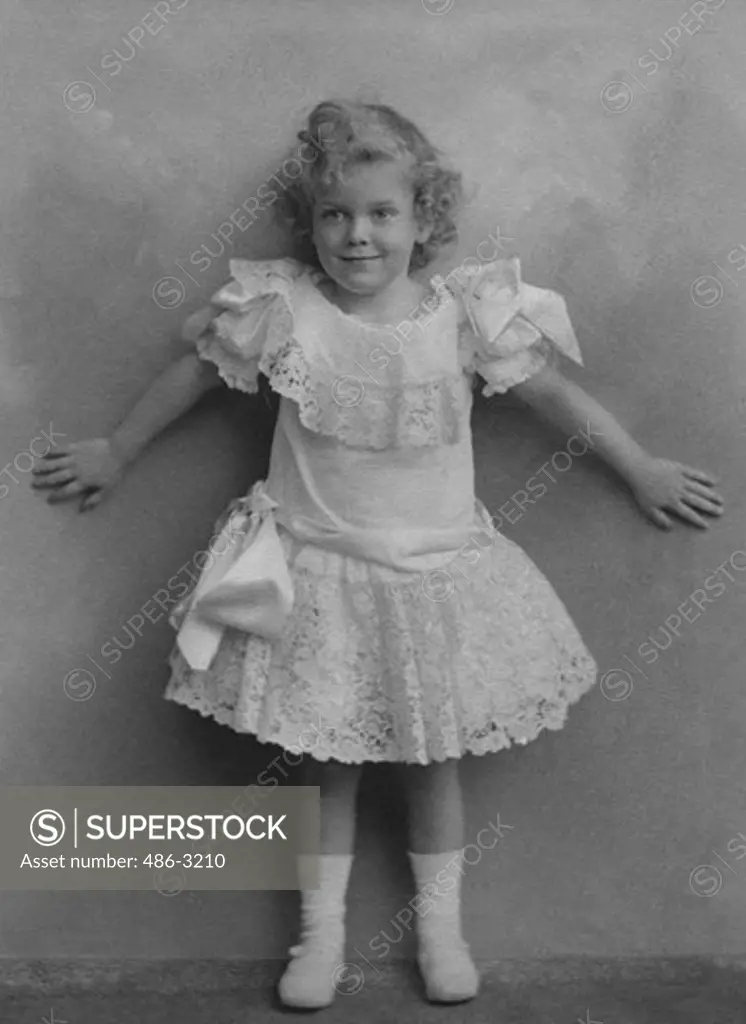 USA, Rhode Island, Newport, Portrait of girl in lace dress, 1903