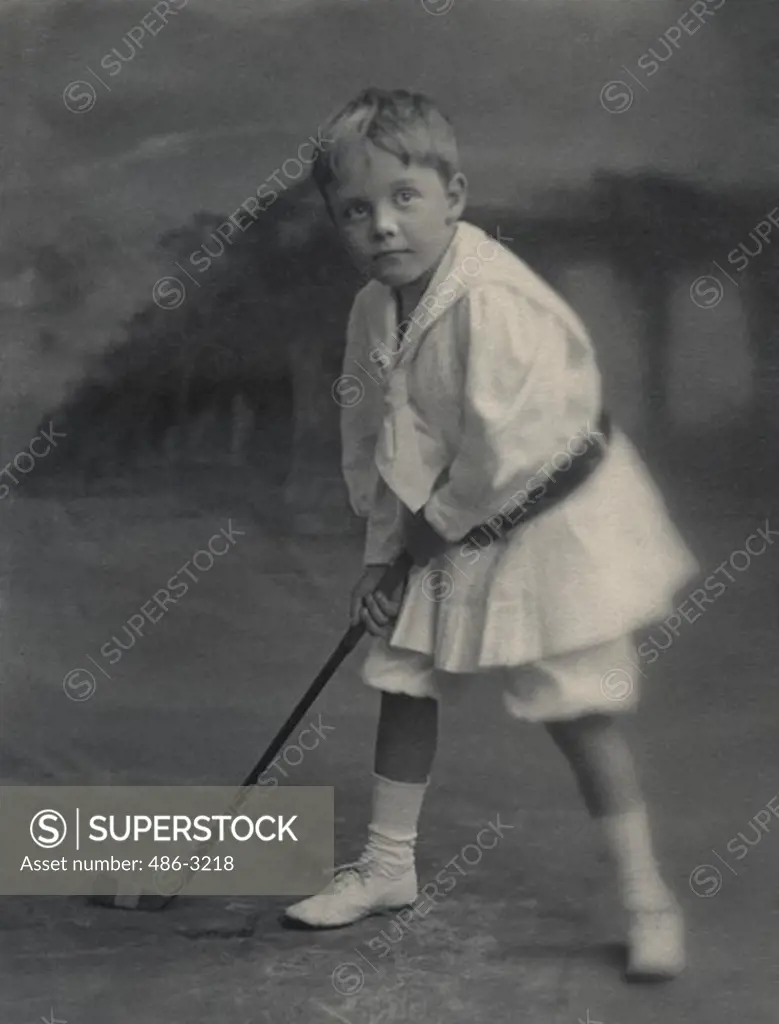 USA, New York, New York City, Boy in golf outfit, 1903