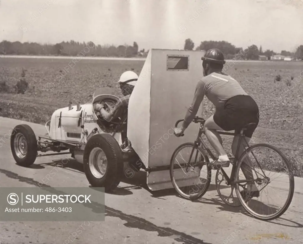 Alfred Letourneur riding fastest mile in bicycle history, 108.92 miles/h