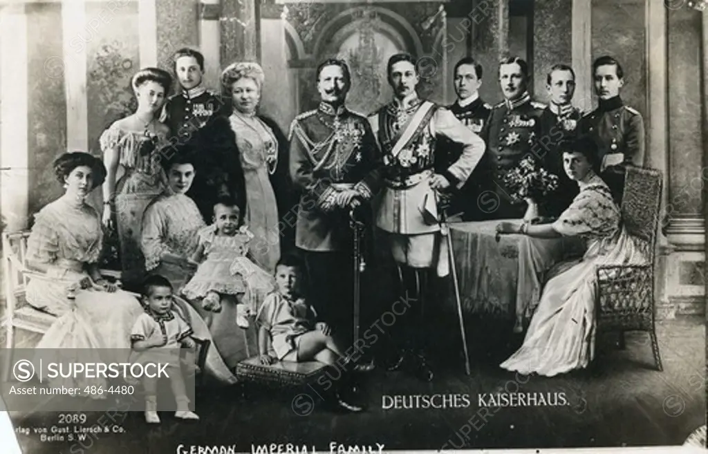 Portrait of Kaiser Wilhelm II (1859-1941) with family, 1913