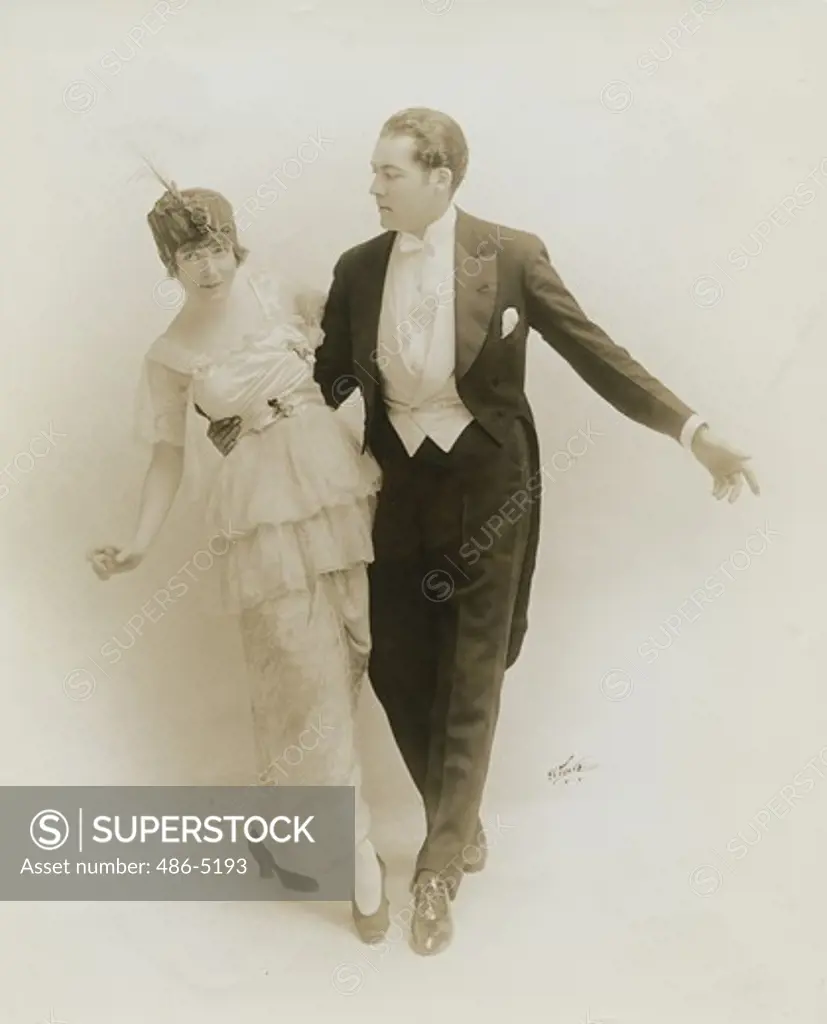 Portrait of Mr and Mrs Douglas Crane, official dancers, Panama Pacific Exposition, Engaged Jardin de Danse