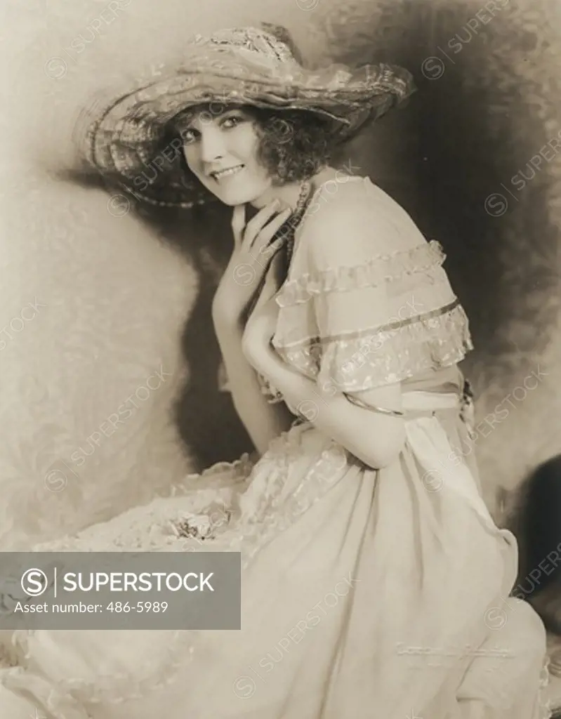 Miss Kathlene Martyn, 1921, Famous beauty, ex-Follies girl, and motion picture star, re-engaged for her original role in ""Sally"". New Amsterdam Theatre