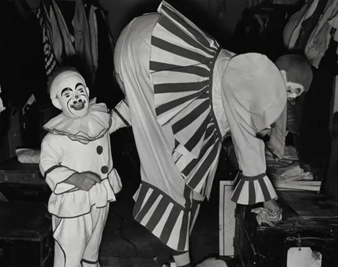 Clown and midget, 1927