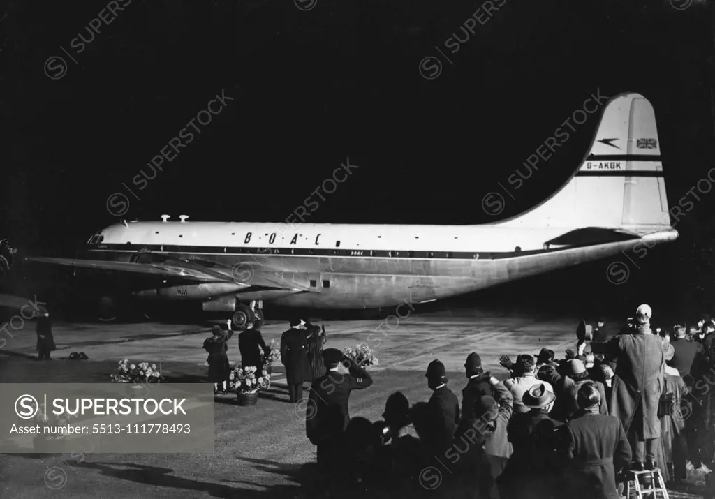 Last night the Queen and the Duke of Edinburgh left London Airport on the first stage of their historic, six-months tour of the Commonwealth. The Queen Mother and Princess Margaret wave goodbye as the B.O.A.C. Stratocruiser Canopus leaves London Airport taking the Queen and the Duke of Edinburgh to Bermuda. November 24, 1953. (Photo by Daily Mirror).