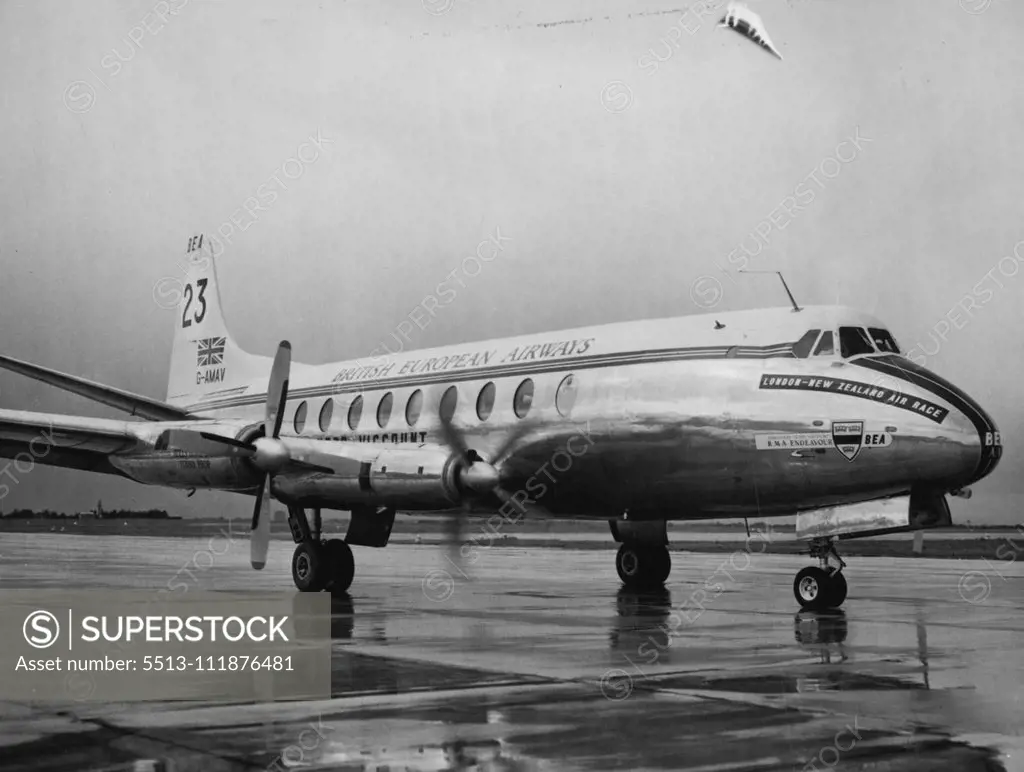 Vickers Viscount at Essendon. October 15, 1953.;Vickers Viscount at Essendon.