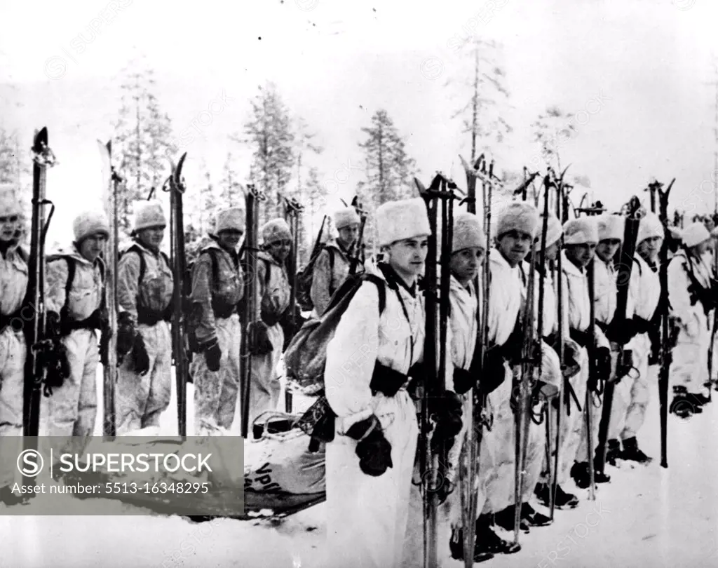 German Soldiers Taught Skiing In Finland These German Soldiers are lined up, ready to strap on their skis, while undergoing training in skiing in Southern Finland, says the German caption which accompanied this picture reaching London from a neutral source. January 7, 1943. (Photo by Associated Press Photo).