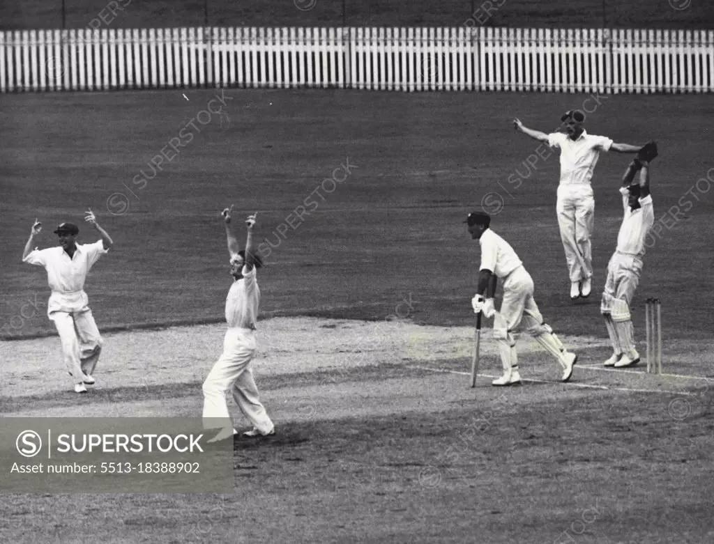 K. Muller applebury.Marrin caught Sumney off Josharchs bowler. November 07, 1949.