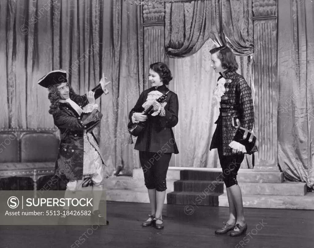 Windsor Castle Dec. 21st. 1941. The trolling Minstrel Pantomime. Cinderella. June 16, 1953. (Photo by Camera Press Ltd.).