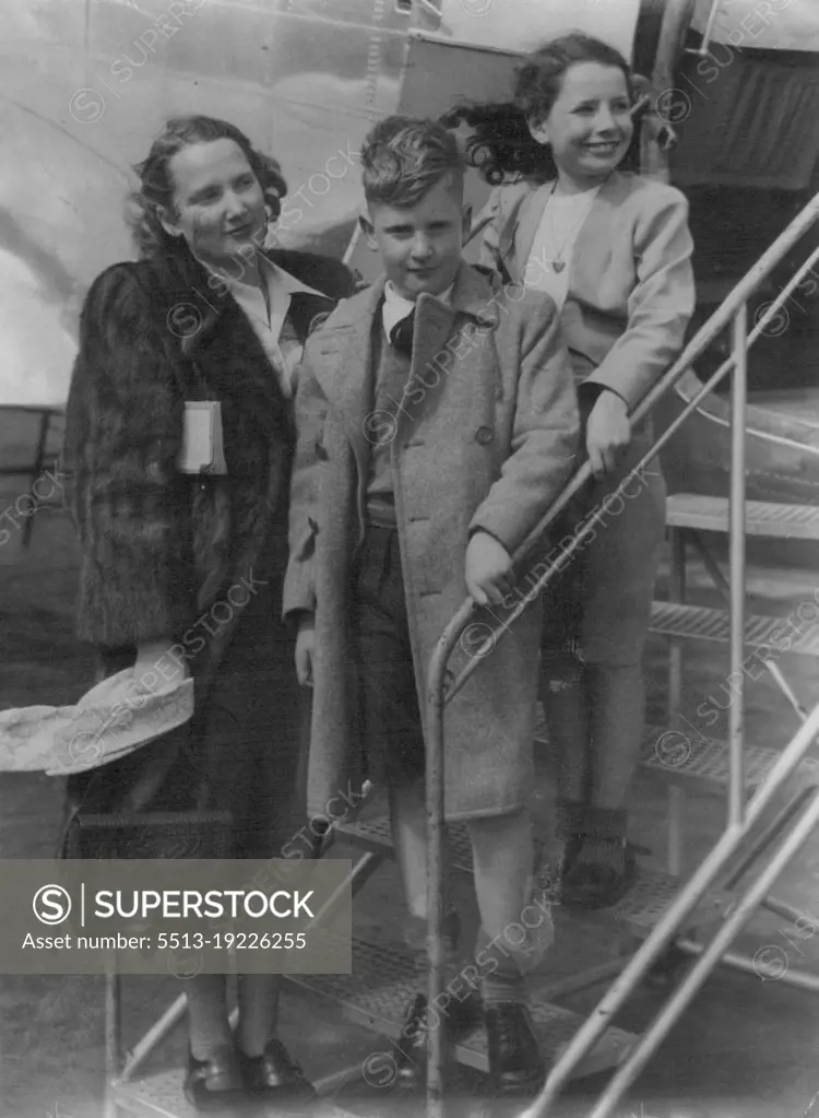 Hepzibah Menuhin with her son Kronord (8) and 12-year-old Dany Sachs. September 01, 1948.