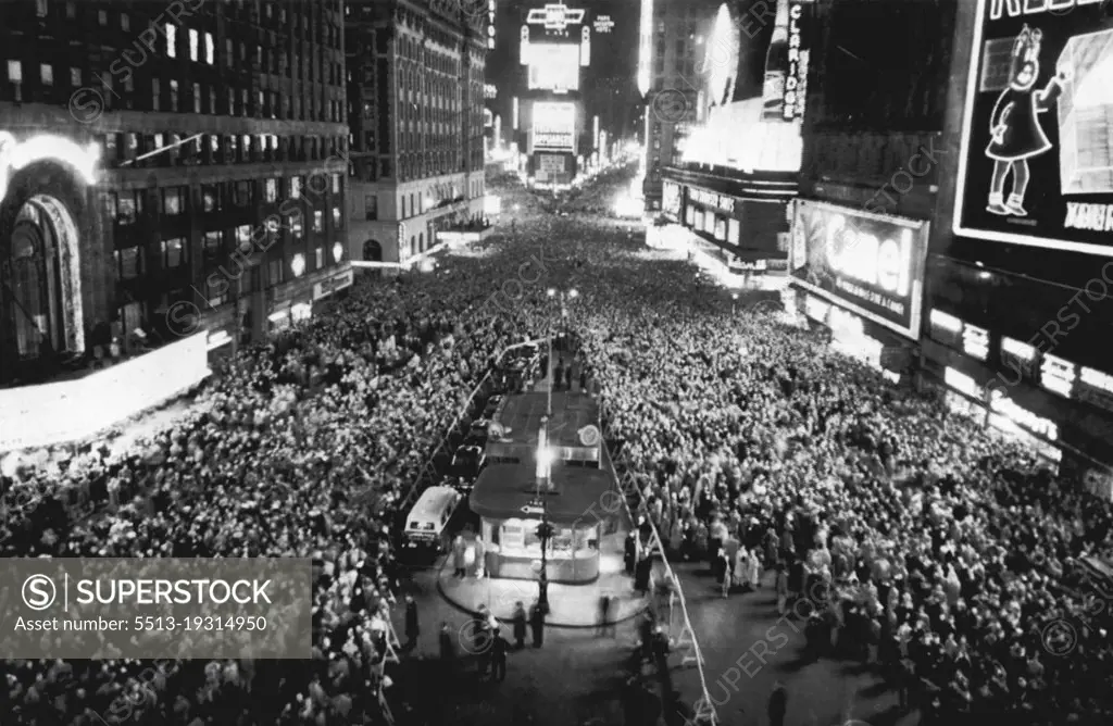 Welcoming The New Year - View taken from West 43rd Street looking north shows the huge crowd that gathered in Times Square tonight to greet the advent of 1956. December 31, 1955. (Photo by AP Wirephoto).