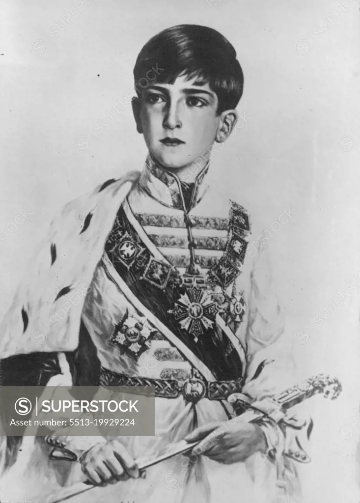 Europas jungster Konig.Neueste Aufnahme des jungen King Peter II von Jugoslawien in seiner traditionellen Furstentracht seiner Vor fahren. July 29, 1935.