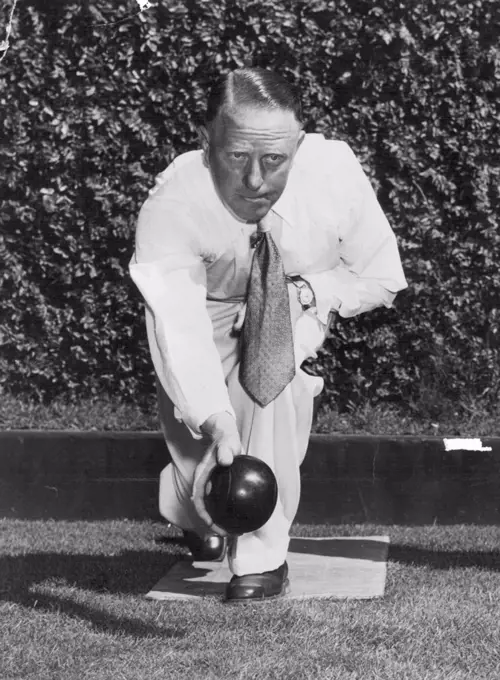 Bowling across the feet is a fault with the player who neglects to face up squarely to the desired green. This causes him to step out with his left foot turned away from the green to be taken, forcing him to swing the bowl across his feet in an attempt to gain directian. January 09, 1953.
