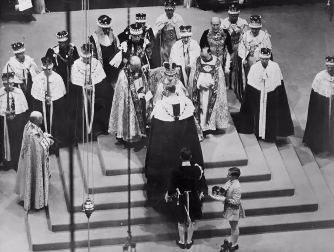 The Homage Ceremony -- The Homage Ceremony, showing the Duke of Edinburgh paying homage to his queen. June 02, 1953. (Photo by Paul Popper Ltd.). 