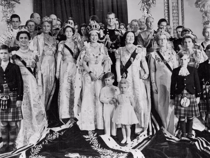Queen Elizabeth II Coronation - 1953 - Official Group Pictures - British Royalty. January 06, 1954. (Photo by Associated Press Photo).  