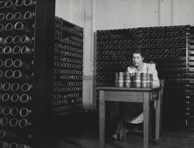 Radio (Early) - Radio. November 14, 1946. (Photo by BBC Monitoring Service).